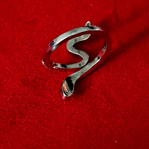 Silver tone Snake Ring - Picture 3 of 3